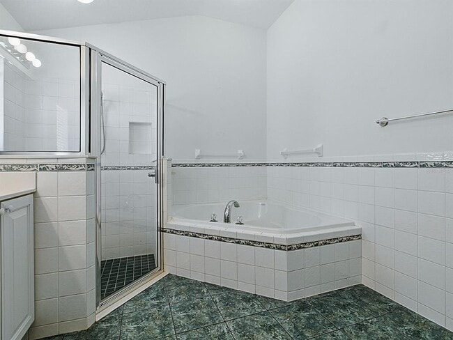 Building Photo - 17037 SE 76th Creekside Cir