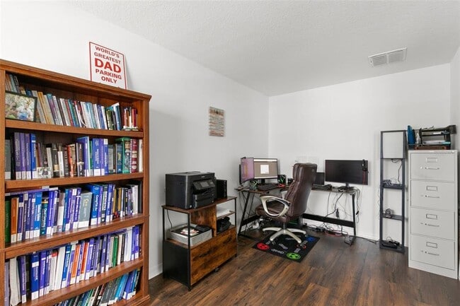 Building Photo - 16044 Sonoma Grv Cir
