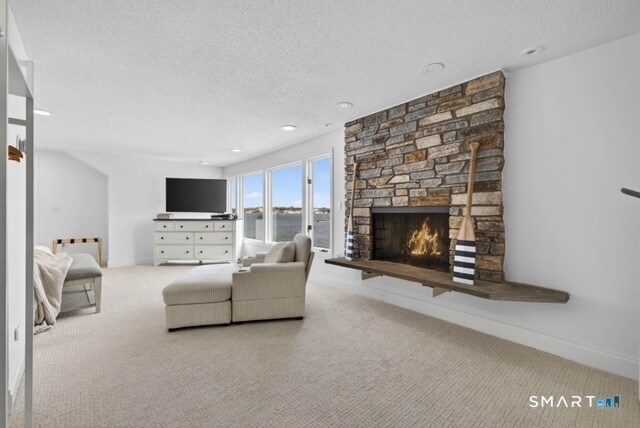 Building Photo - 352 Pequot Ave