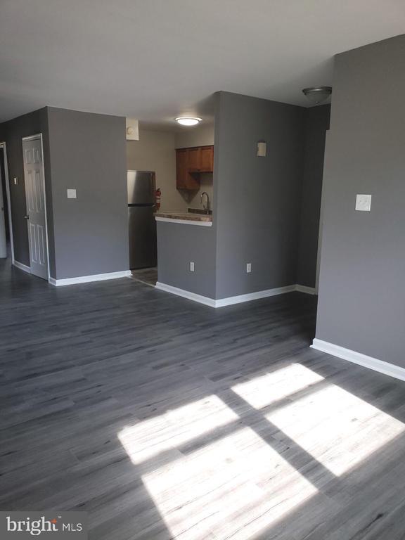 Building Photo - 155 Meadowbrook Ln