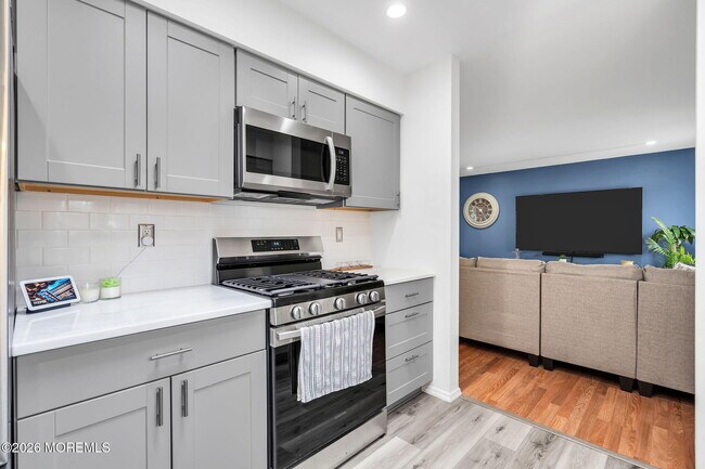 Building Photo - 658 Driftwood Pl