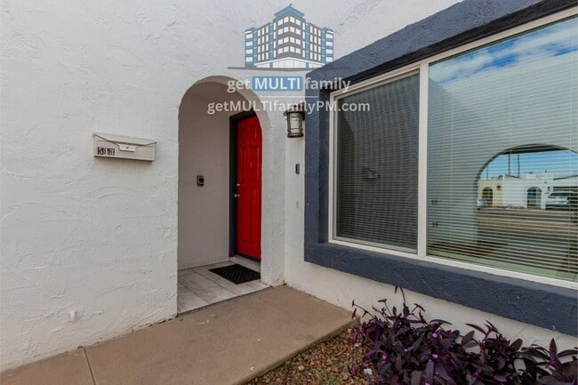 Building Photo - 515 W Pebble Beach Dr