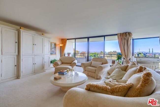 Building Photo - 4337 Marina City Dr