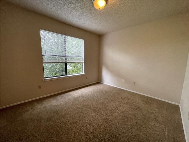 Building Photo - 12306 Abney Dr