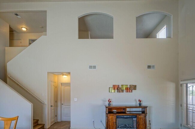 Building Photo - 2045 N Ensenada Cir SE