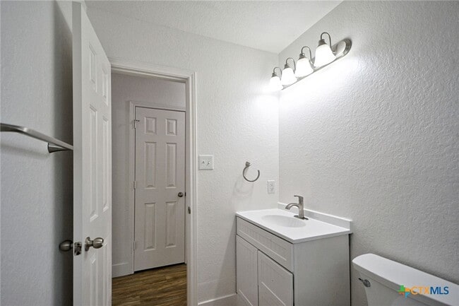 Building Photo - 2539 Fayette Dr