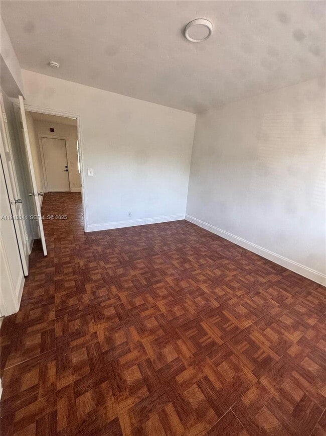 Building Photo - 505 NE 82nd St