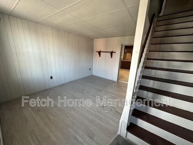 Building Photo - 422 Hillside Ave