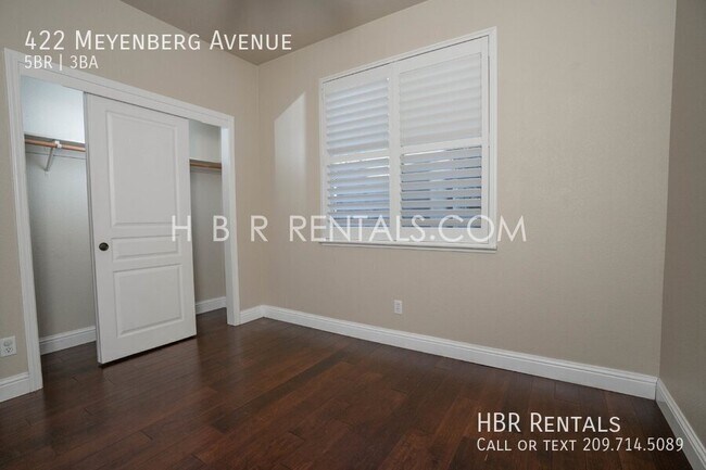 Building Photo - 422 Meyenberg Ave