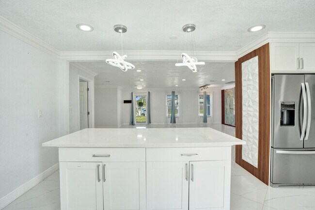 Building Photo - 855 NW 80th Terrace