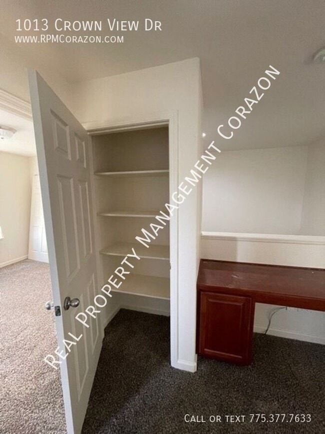 Building Photo - 1013 Crown View Dr