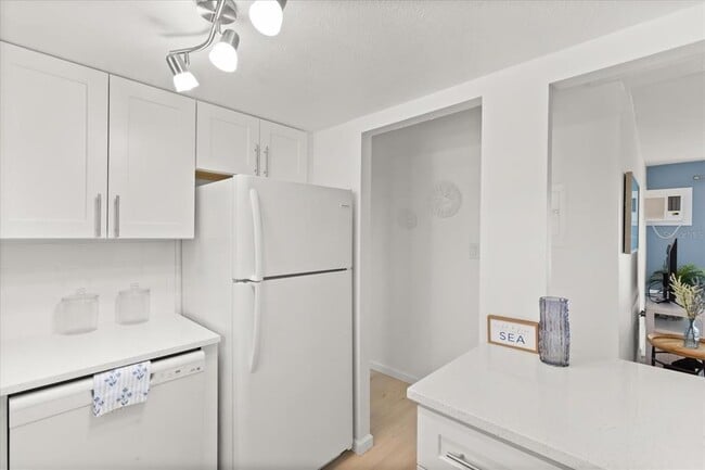 Building Photo - 2425 Flamingo Blvd