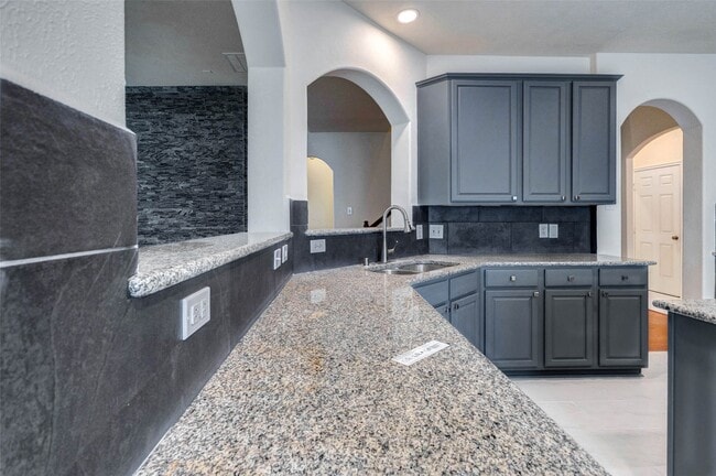 Building Photo - 26603 Summerbend Hollow Ln