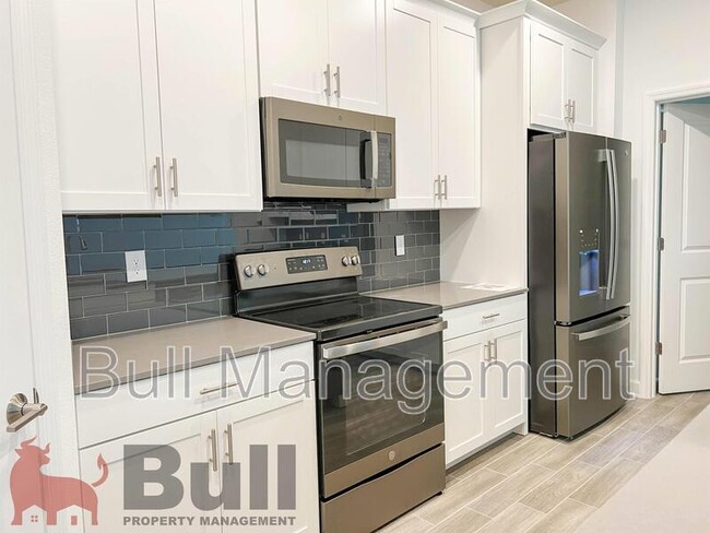 Building Photo - 11549 Rhyme Ave