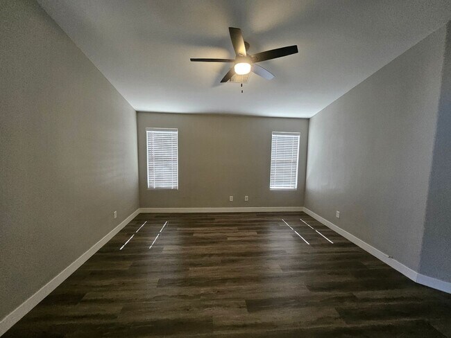 Building Photo - Beautiful, Spacious 4 Bedroom 2 Bathroom home