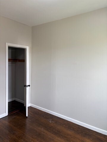 Building Photo - 132 Chelsea St