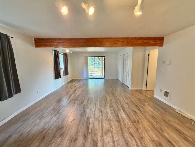Building Photo - 13327 NW Coho Run