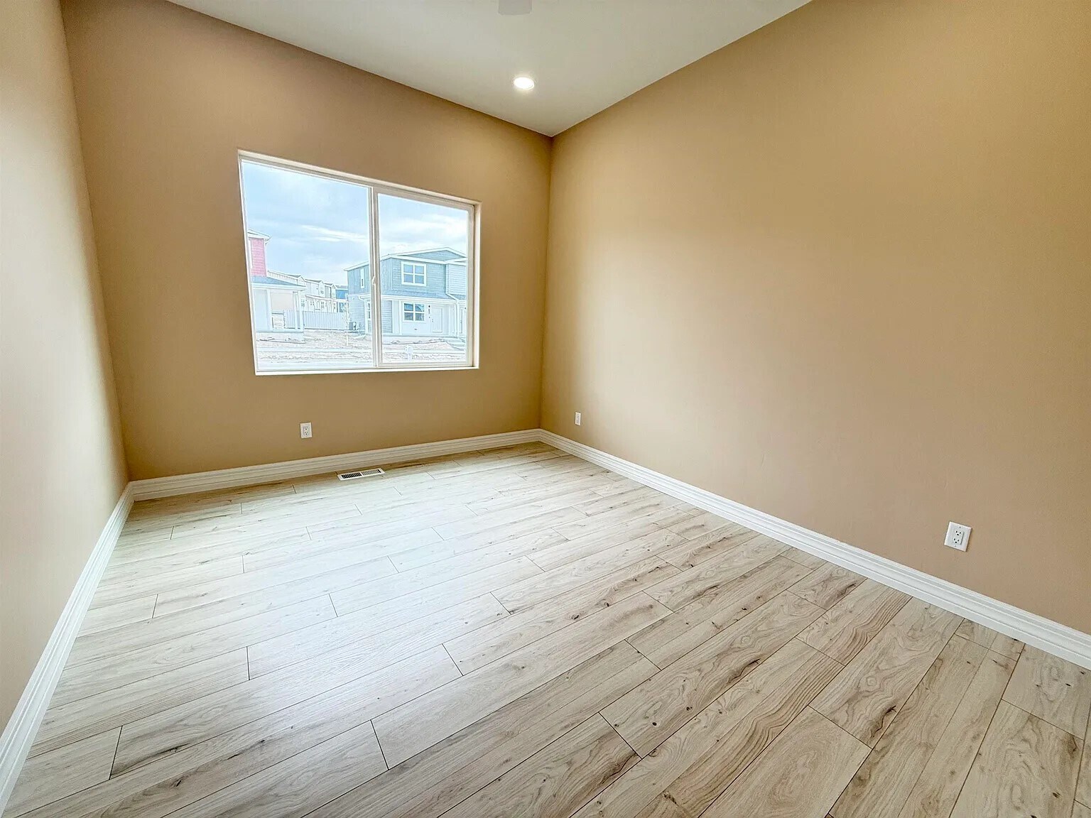 Building Photo - 3109 W Laux Dr