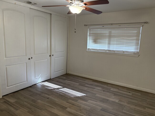 Building Photo - 121 N Meadow St