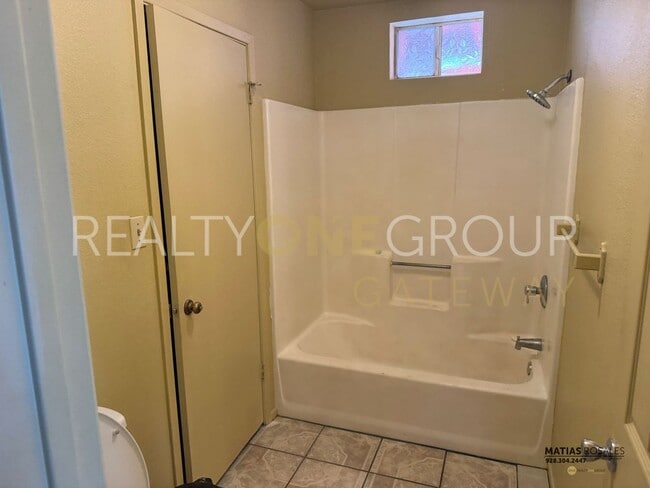 Building Photo - Close to San Luis Downtown - 3 Bedroom hom...