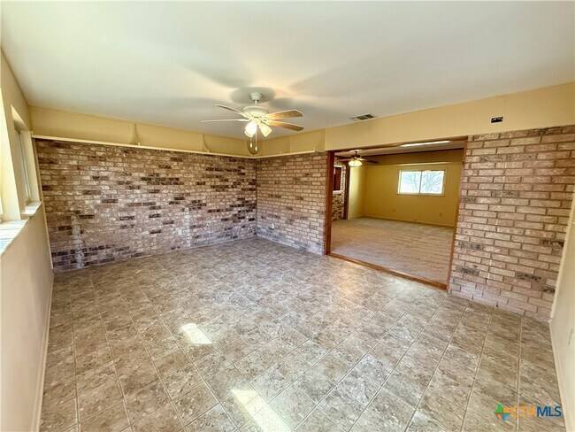 Building Photo - 1050 Elizabeth Ave