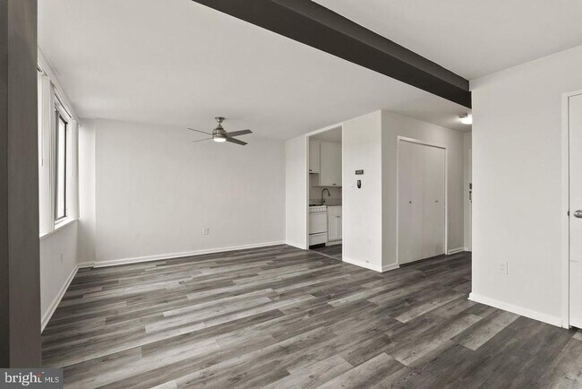 Building Photo - 6631 Wakefield Dr