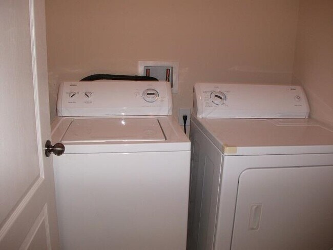 Building Photo - 9 Hannah Cole Dr