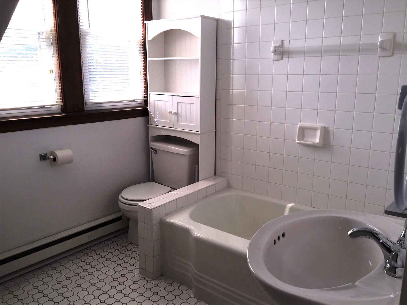 Building Photo - 1188 Railroad Rd