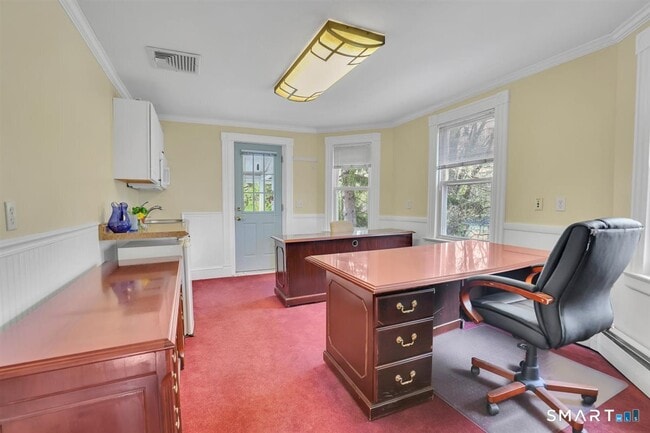 Building Photo - 36 School St