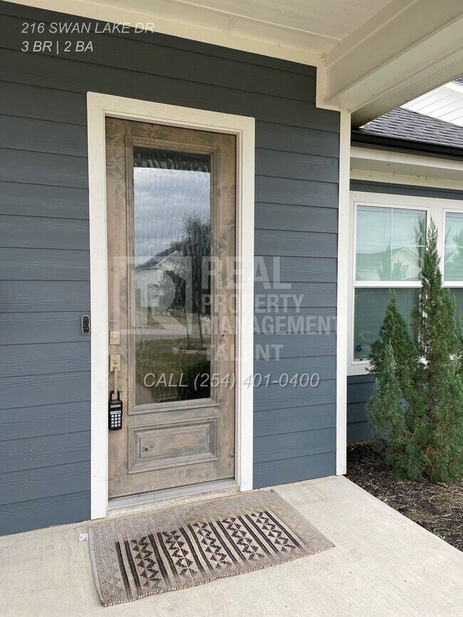 Building Photo - 216 Swan Lake