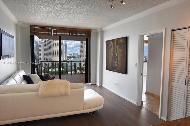 Building Photo - 540 Brickell Key Dr