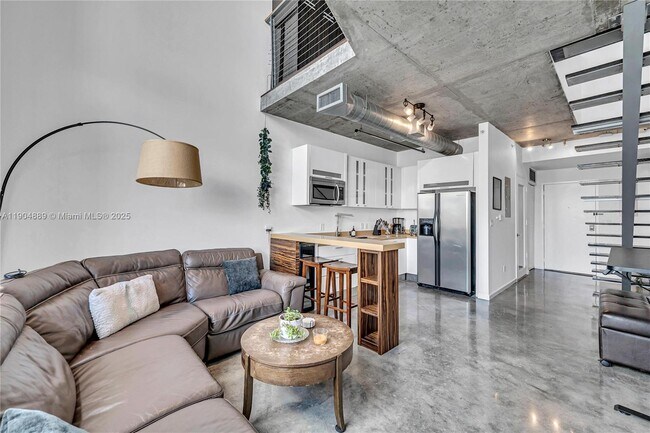 Building Photo - 690 SW 1st Ct