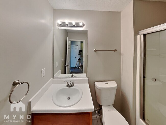 Building Photo - 115 Heritage Creek Way