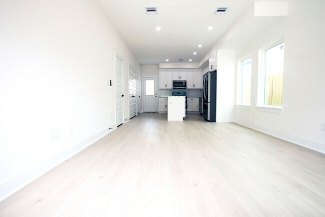 Building Photo - 4137 Mallow St