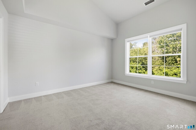 Building Photo - 25 Brentwood Cir
