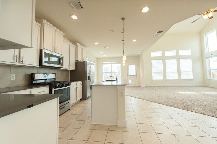 Building Photo - 7113 Sienna Rouge Path