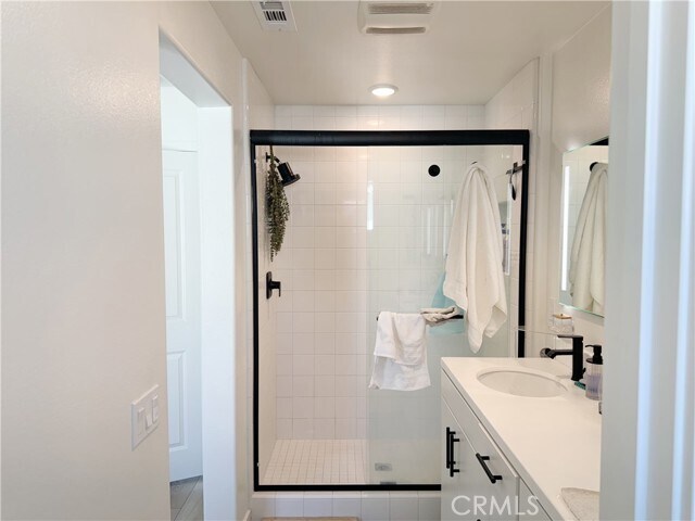 Building Photo - 14126 Bay St