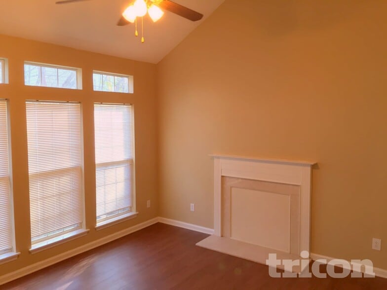 Building Photo - 10347 Battle Ct