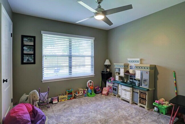 Building Photo - 10313 Shadow Oaks Dr