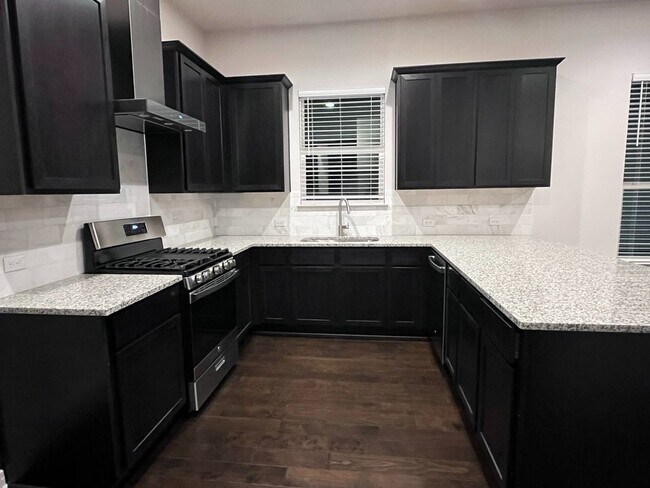 Building Photo - 1531 N Red Bud Ln