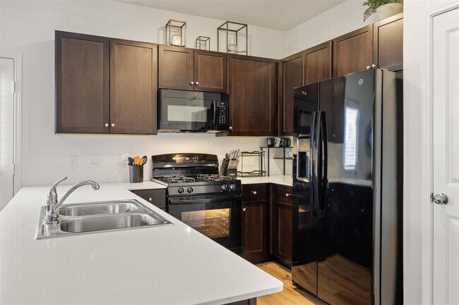 Building Photo - 257 Muscovy Dr