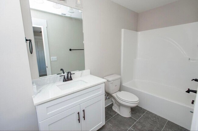 Building Photo - Beautiful New Build 4 Bed, 3.5 Bath, Bonus...