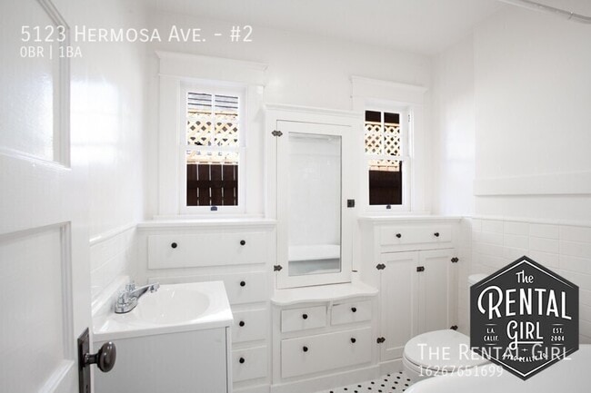 Building Photo - 5123 Hermosa Ave