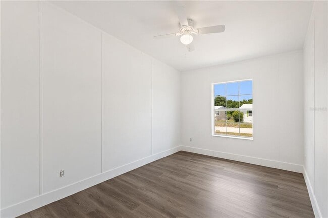 Building Photo - 486 Lindsey Dr