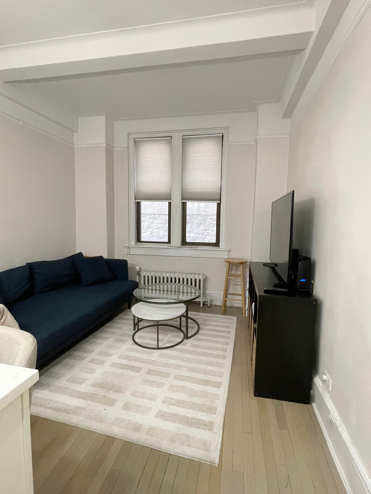 Building Photo - 50 W 106th St