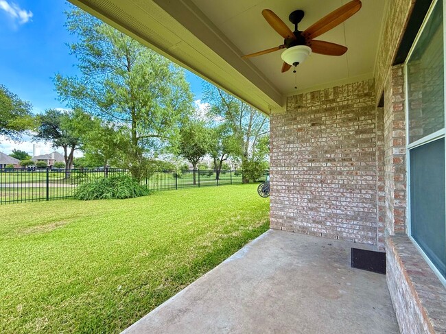 Building Photo - 4025 Meadow Bluff Way