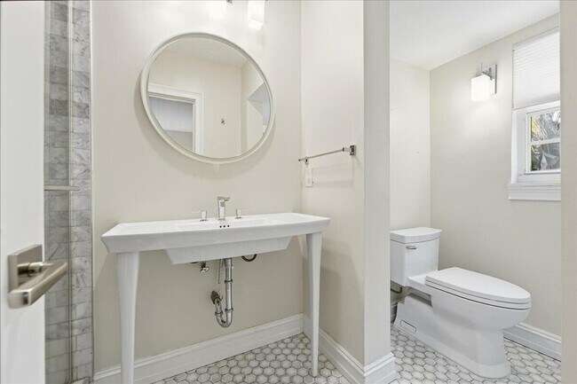 Building Photo - 459 NE 15th Ave