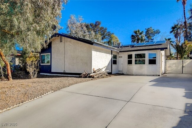 Primary Photo - 6223 W Foothill Blvd