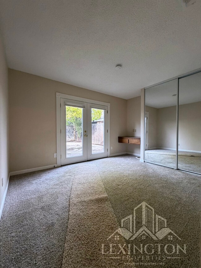 Building Photo - Beautifully Updated, 3BD/2BA Home in Larchmont Sunriver, off Sunrise Blvd. and Coloma Rd.