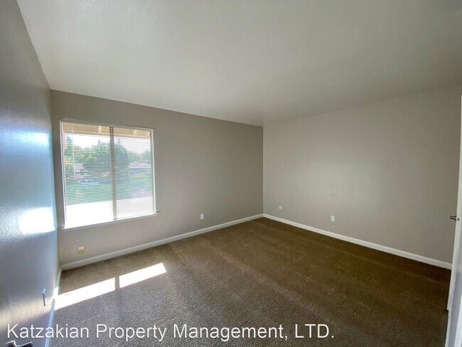 Building Photo - 3702 W Benjamin Holt Dr